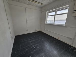 Photo 6- click for photo gallery